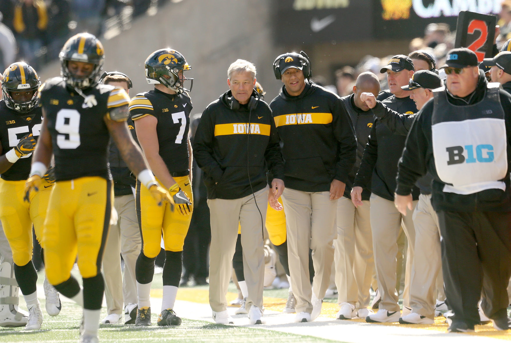 102018-Iowa-Maryland FB-013